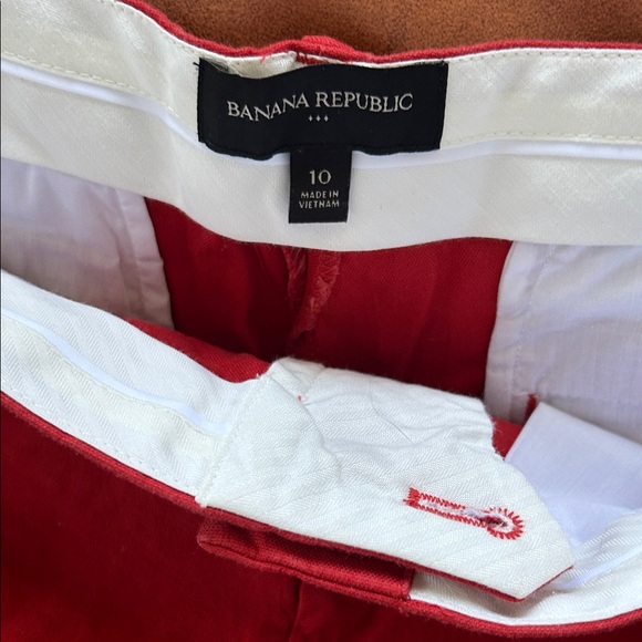 Banana Republic Red Women's Red Shorts - Picture 5 of 9